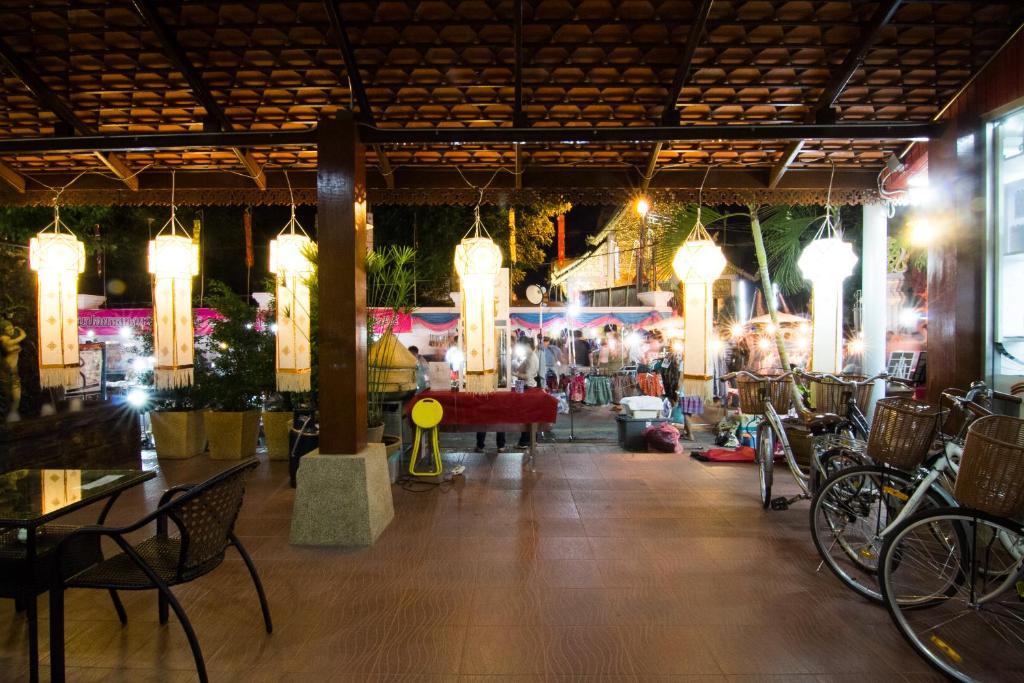 Phoothawee House Hotel Chiang Mai Exterior photo